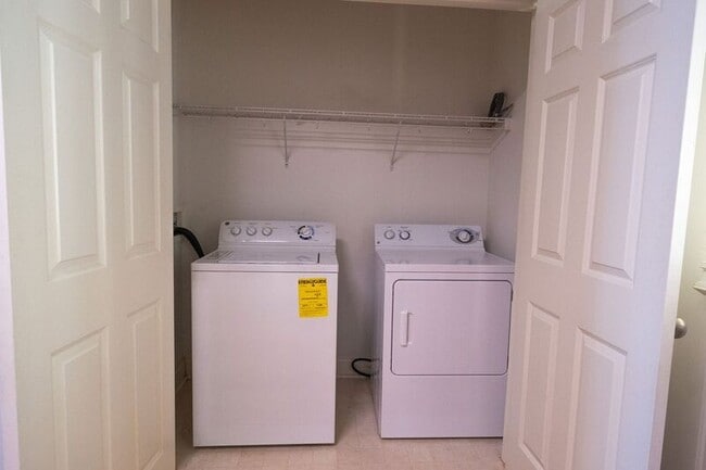 Building Photo - 460 S Barnett Shoals Rd