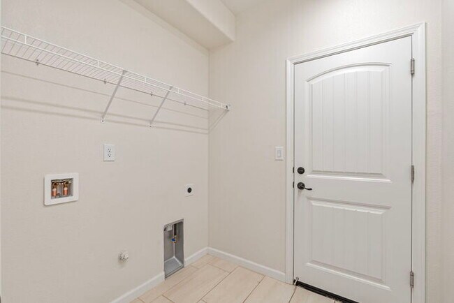 Building Photo - Welcome to this beautiful Carson City townhome available for rent