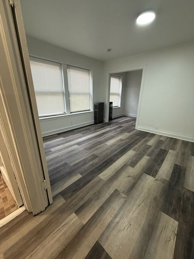 Building Photo - 158 N Central Ave