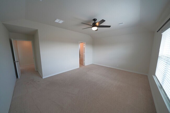 Building Photo - Like New Home in Red River Ranch (Cibolo) - Realtor Commission: $500