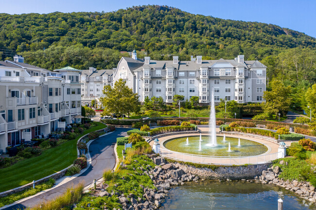 Building Photo - The Waterfront at Harbors