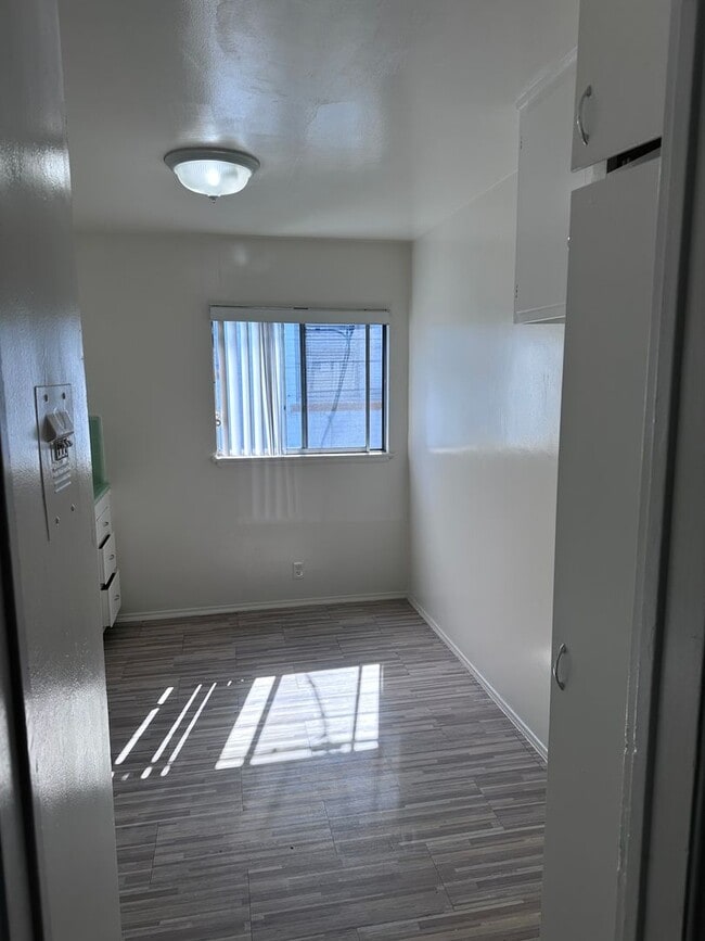 Building Photo - Well Located East Village Studio
