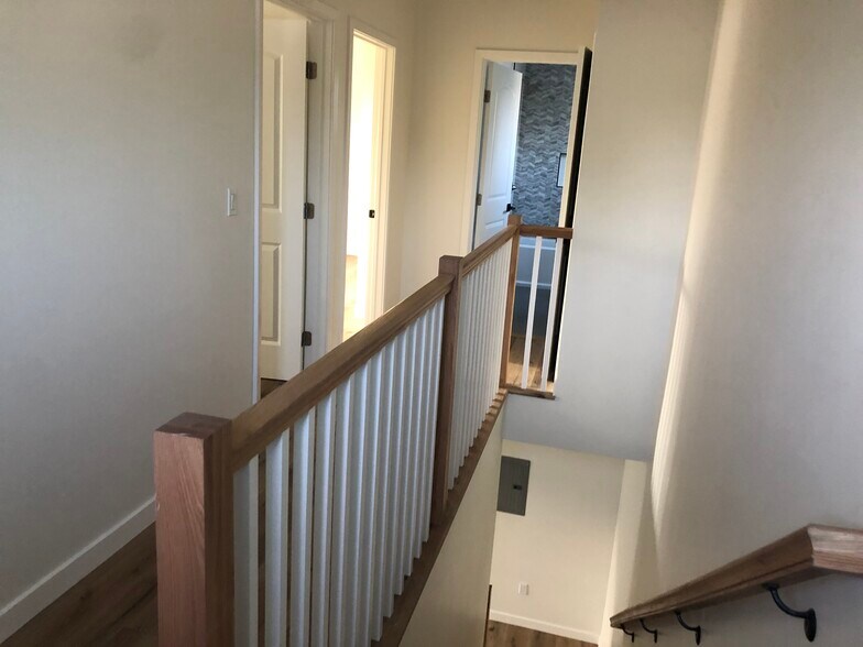 Building Photo - 6540 Gaviota Ave