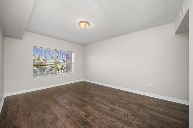 Building Photo - 7250 W 157th St