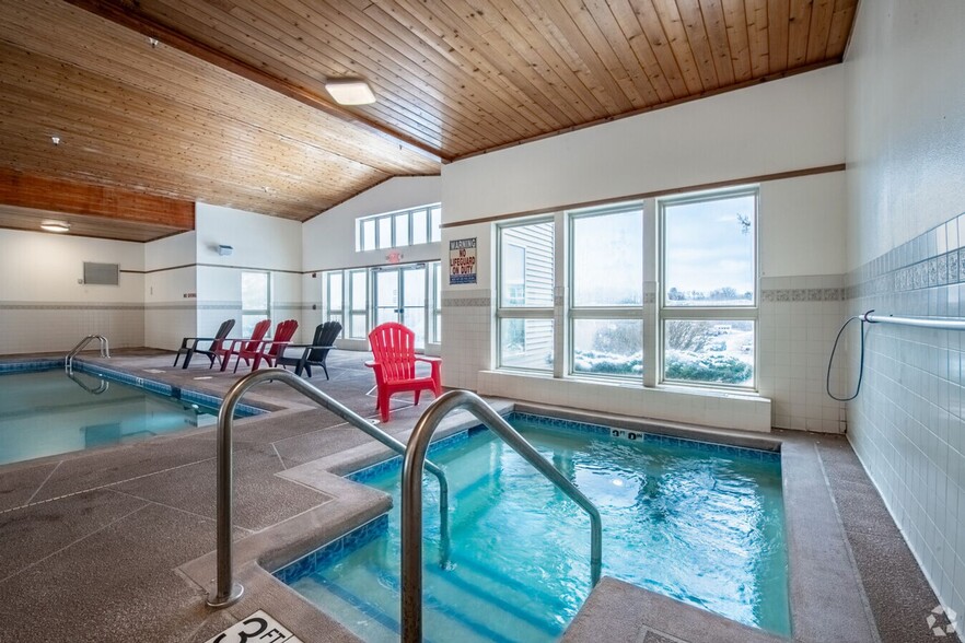 Interior Photo - Woodland Commons McFarland