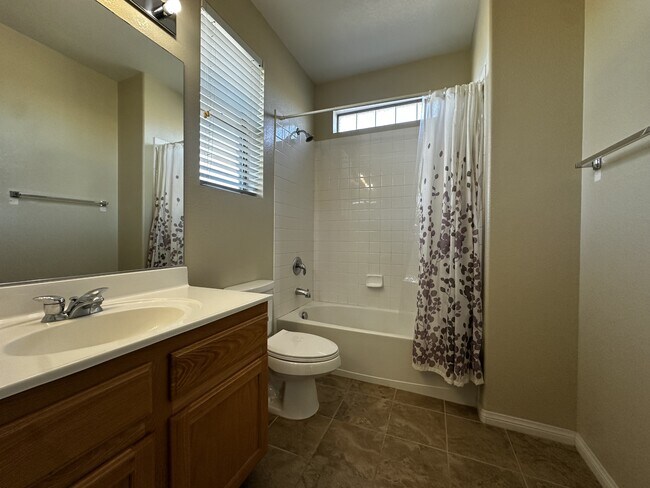 Building Photo - 7628 Belhurst Ave