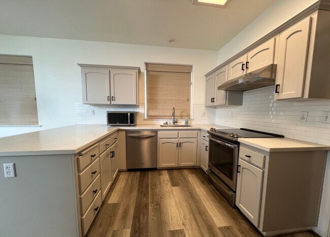 Building Photo - 1098 E Monticello Cir