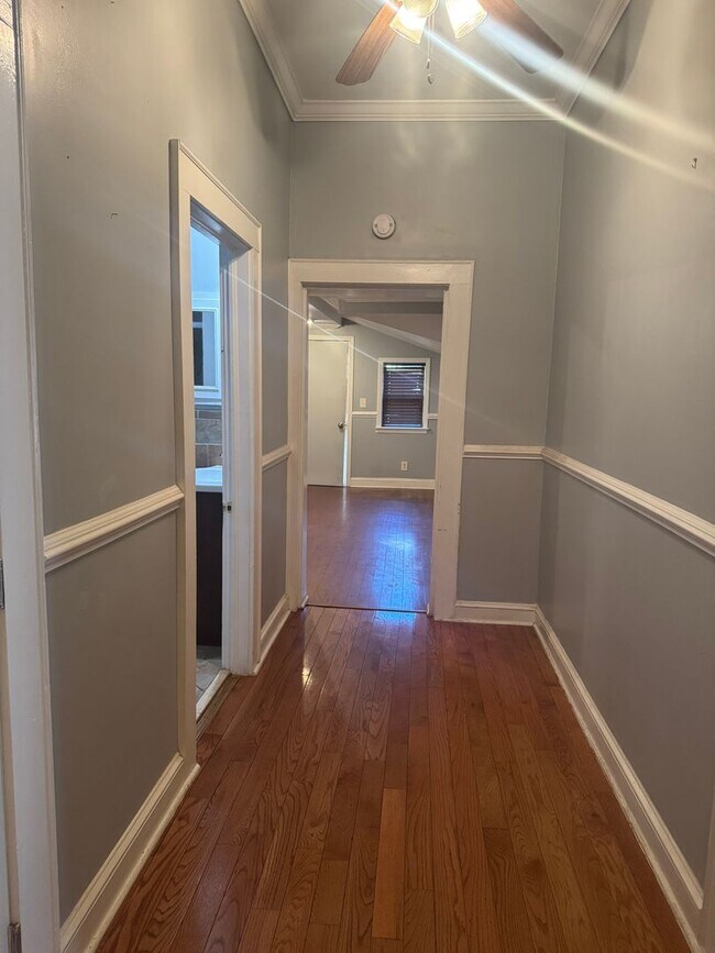 Building Photo - Downtown Greenville Home with a large fenc...