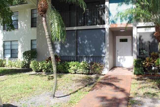 Building Photo - 9840 Pineapple Tree Dr