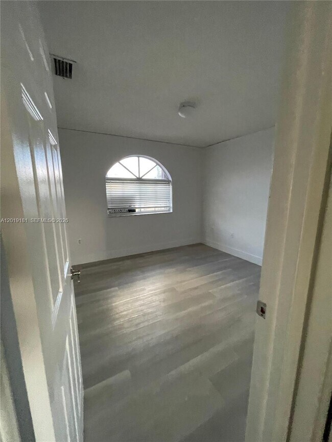 Building Photo - 3375 W 76th St