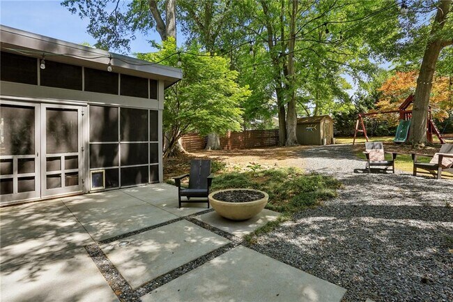 Building Photo - 213 Murray Hill Ave NE