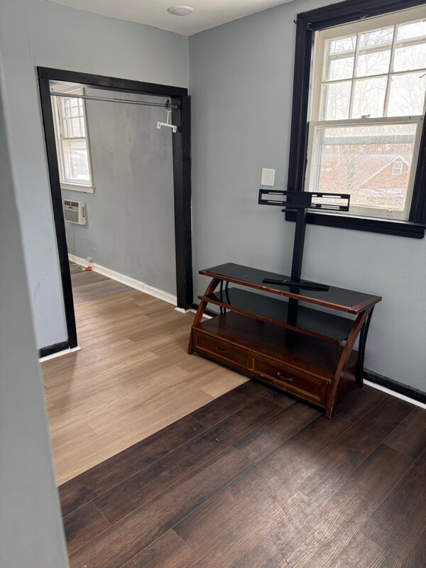 Building Photo - 1132 Duncan Ave