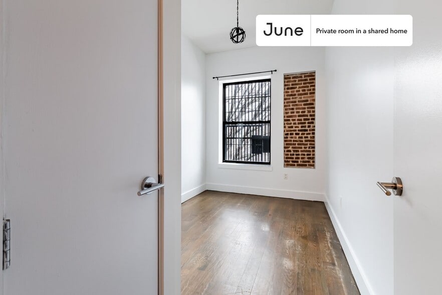 Building Photo - Room in Shared 4 bed/2 bath home