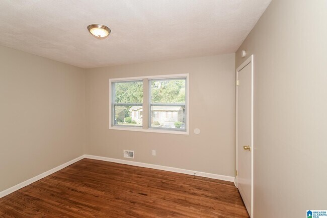 Building Photo - 2421 Etowah St