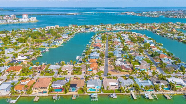 Building Photo - 2910 Alton Dr