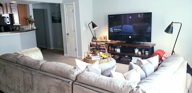 Open living room - 3026 Burnt Pine Dr