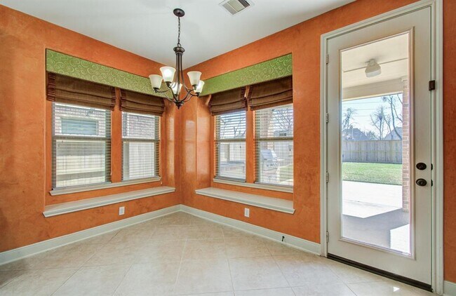 Building Photo - 4203 Scenic Valley Ln