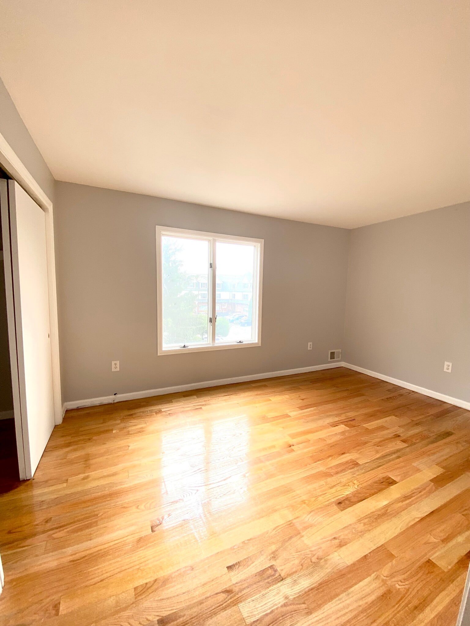 Building Photo - 509 Central Ave