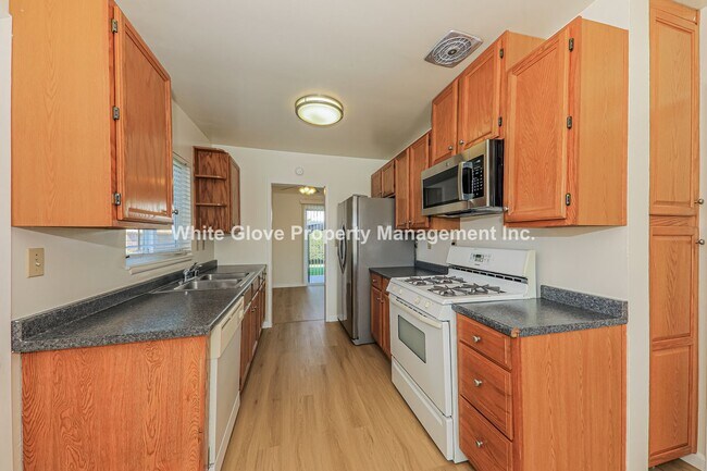 Building Photo - Freshly Updated 3-Bedroom Home with Patio, Pergola & Garage in Prime Fullerton Location