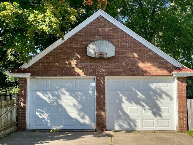 Building Photo - 4 Bed 2 Bath Single Family Home in Wausau