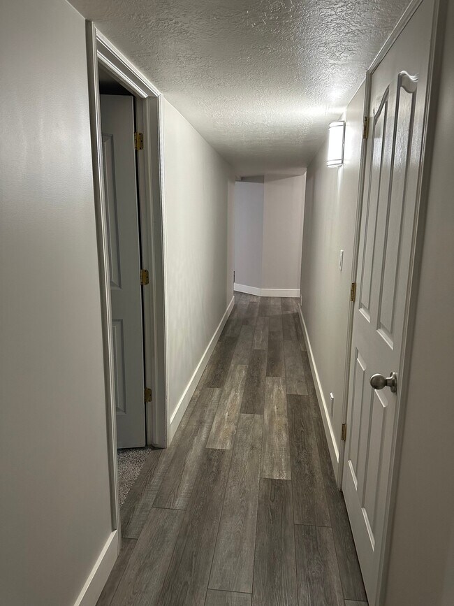 Building Photo - 911 Andes Dr