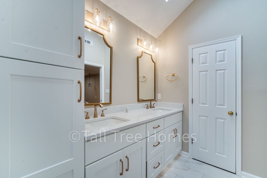 Building Photo - 410 Murry Park