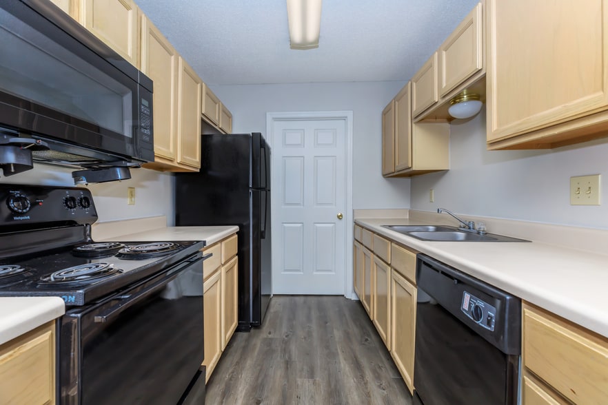 Primary Photo - The Park at Paisley