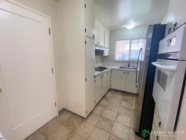 Building Photo - Spacious Four Bedroom Home in Westborough Neighborhood in South San Francisco