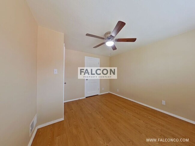 Building Photo - 2431 Paseo Rd