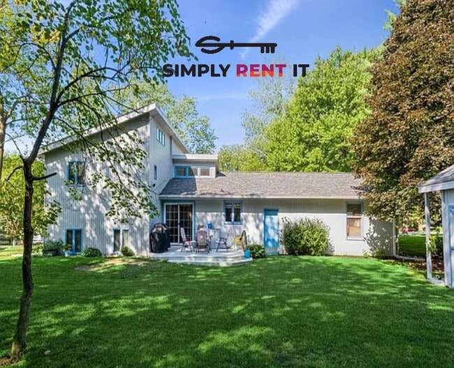 Building Photo - 3 Bedroom With 2 Car Garage, Outskirts of Ames, Available Now