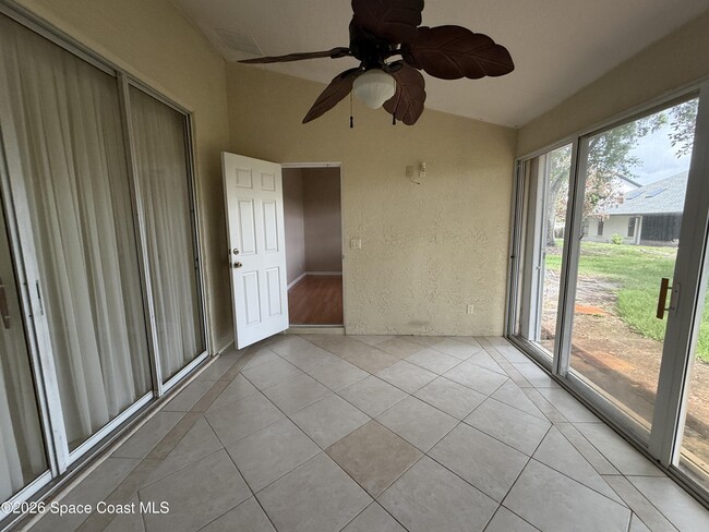 Building Photo - 925 Falls Trail