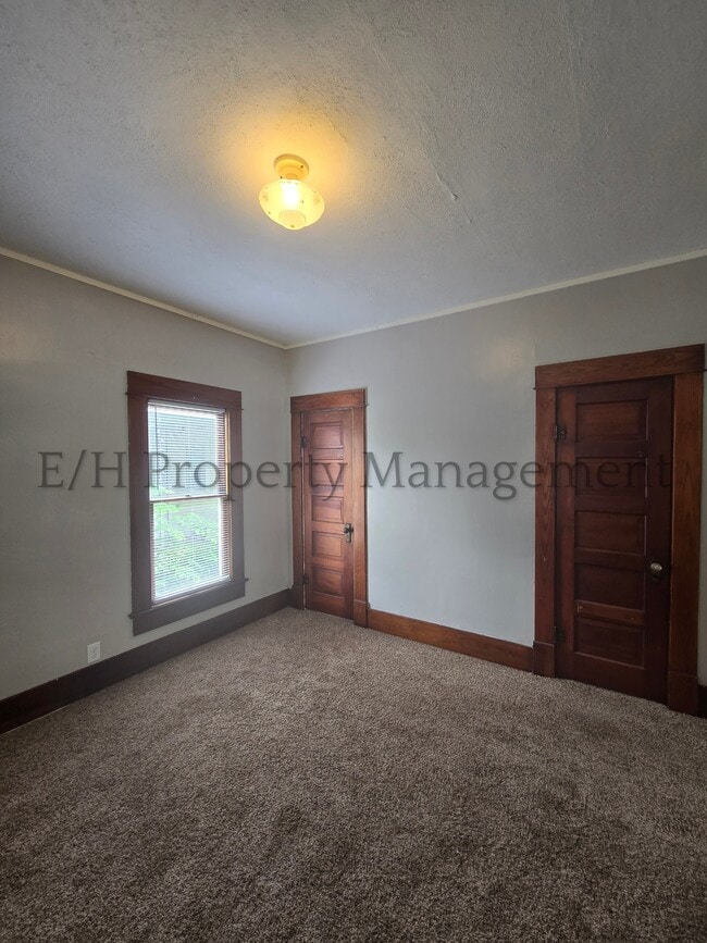Building Photo - 212 S Meridian Ave