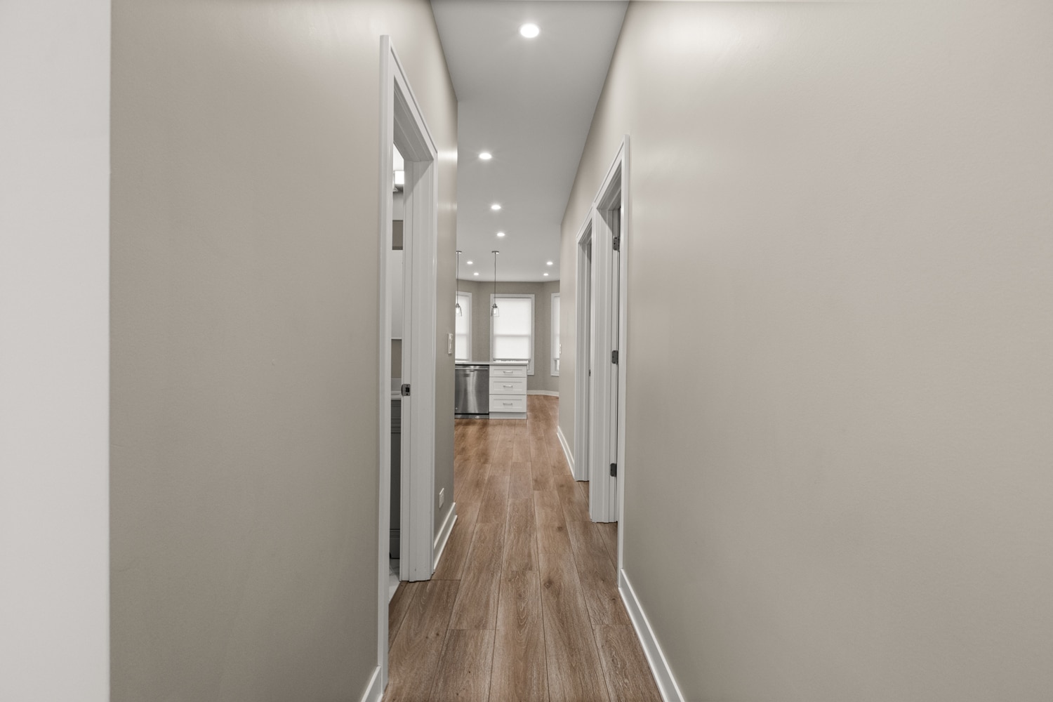 Building Photo - 3608 W Diversey Ave