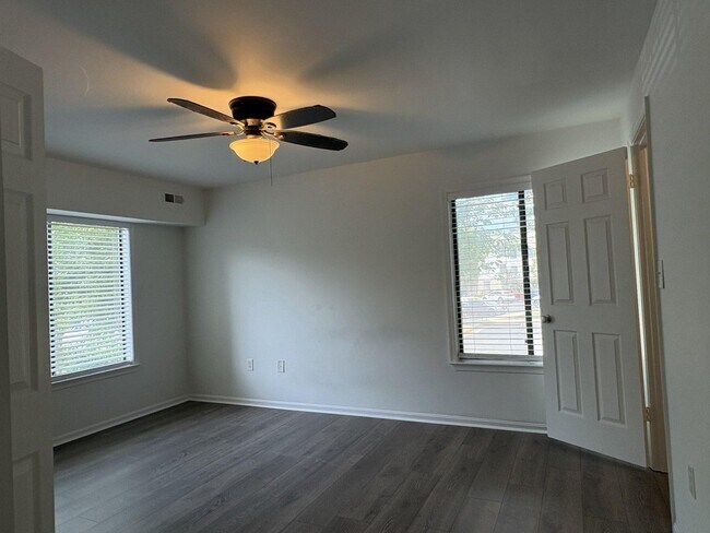 Building Photo - 9574 Jayhawk Terrace