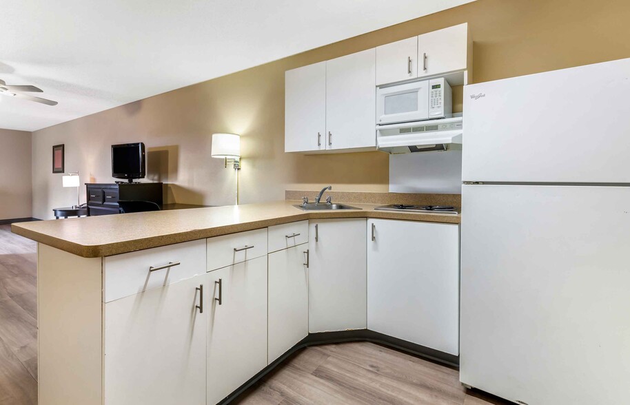 Building Photo - Furnished Studio-Minneapolis - Woodbury