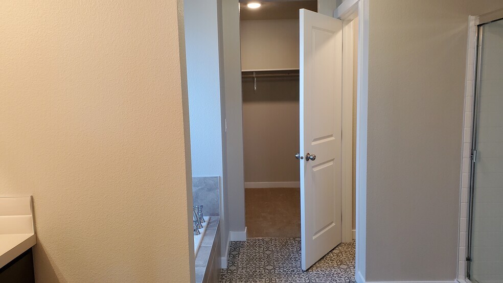 Building Photo - 16918 N Gwinnett Ave