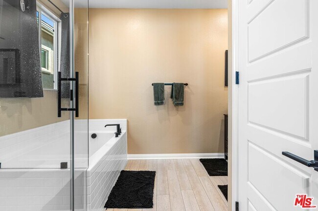 Building Photo - 720 Grace Ave