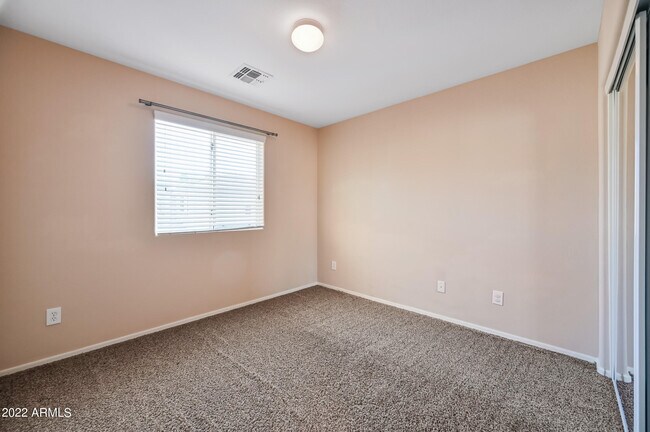 Building Photo - 2185 S Sanders Dr