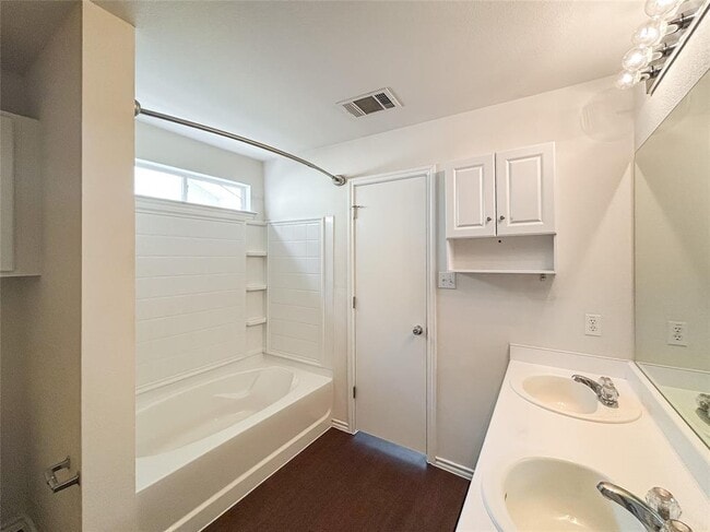 Building Photo - 232 Brandons Way