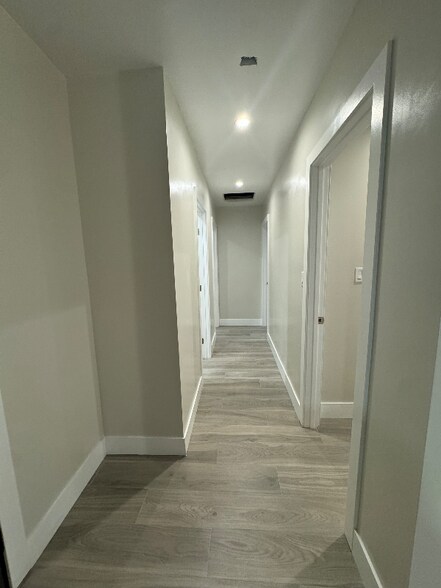 Building Photo - 14670 Harding St