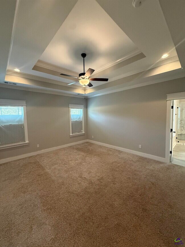 Building Photo - 221 Perth Ct