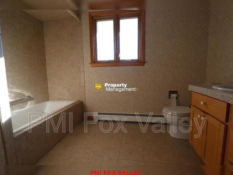 Building Photo - 301 E McArthur St