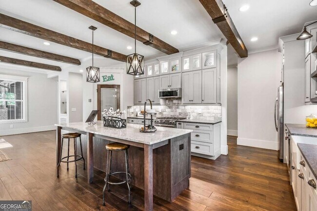 Building Photo - 6 Whisper Pl