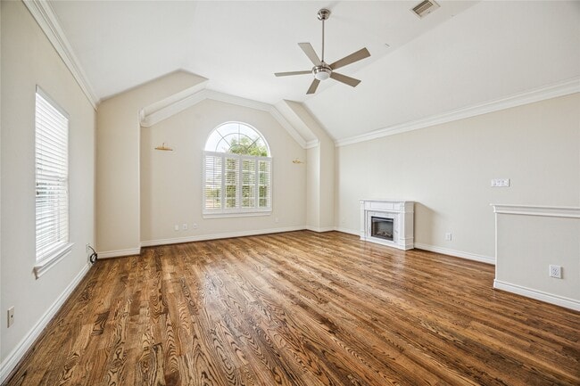 Building Photo - 5841 Katy St