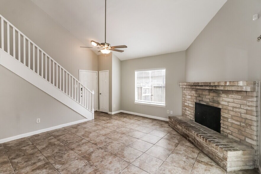 Building Photo - 16202 Samoa Way