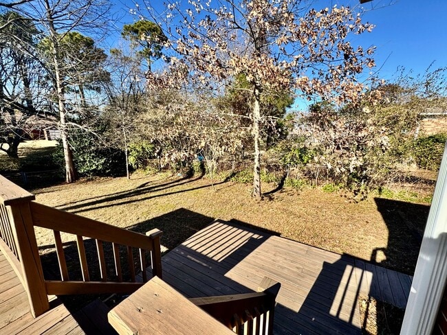 Building Photo - Available NOW! Lakefront 4 Bedroom/2 Bath Home, Pet-Friendly, Fenced Yard, Great School Zones!