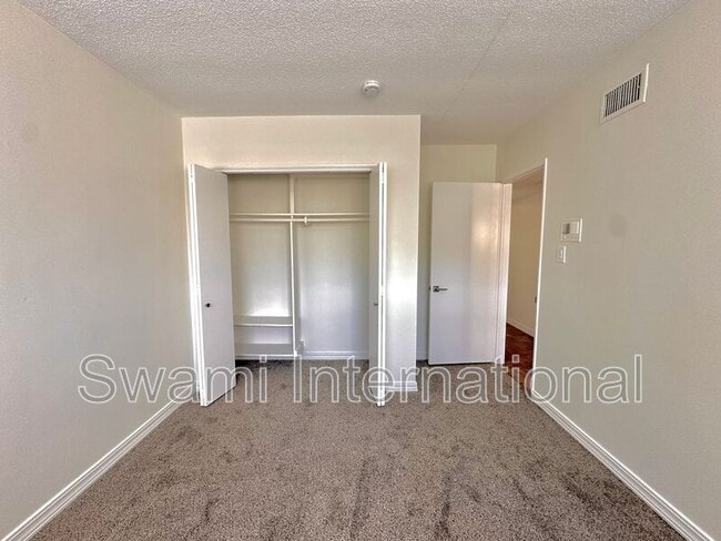 Building Photo - 1820 Avenida Estudiante