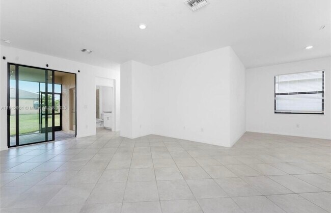 Building Photo - 16851 Cayo Key Dr