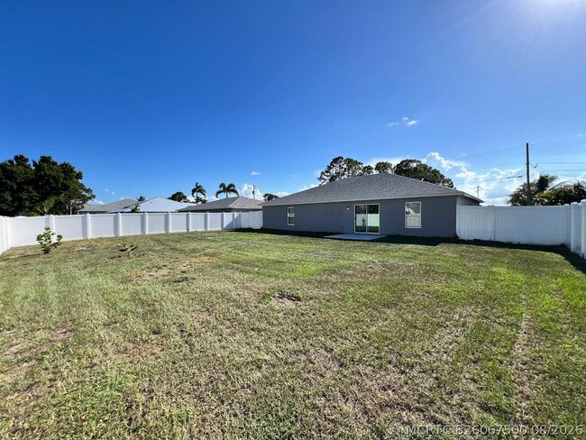 Building Photo - 320 SW Enon St