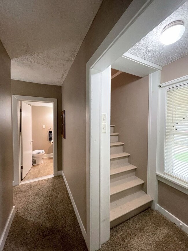Building Photo - Cute 3 Bed 1 Bath McPherson Home in Good N...